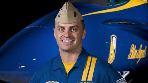 blue angels pilot dies.